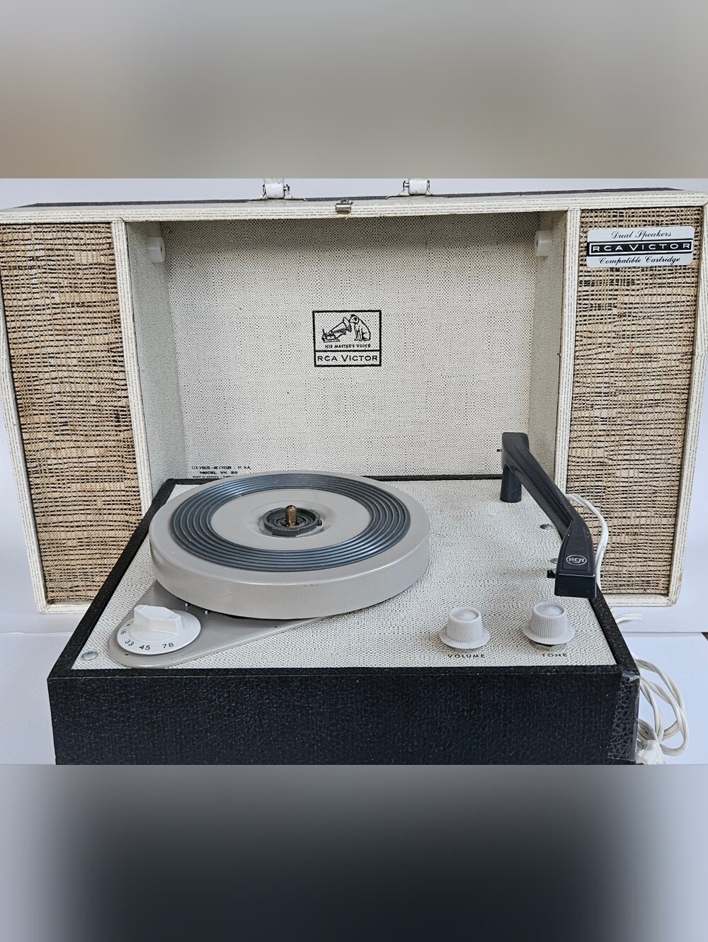 Dual Speaker RCA Victor Victrola Versatile Model VK-39 Portable 4 Speed 16-78rpm